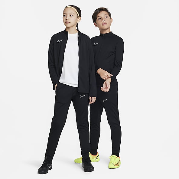Trainingsanzüge für Jungen. DE Nike