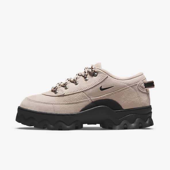 Brown Shoes. Nike IL