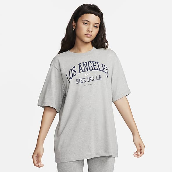 Nike Yoga Women s Cropped Graphic T-Shirt 