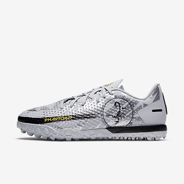 Erkek Cocuk Krampon Nike Tr
