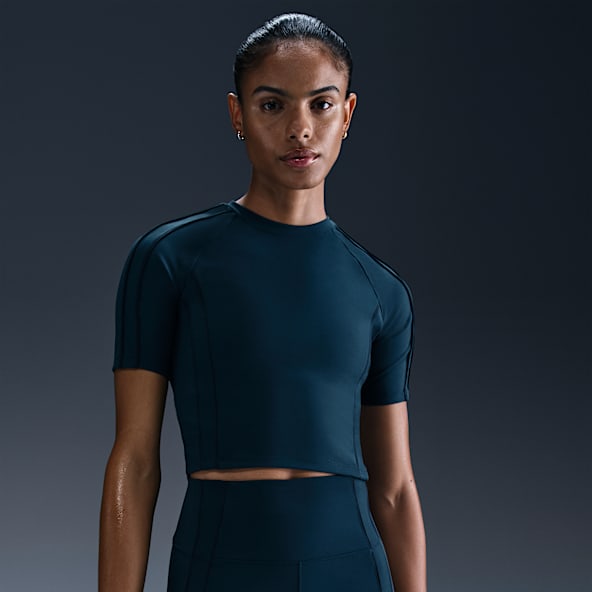 Nike One Fitted Playera de manga corta Dri-FIT cropped para mujer