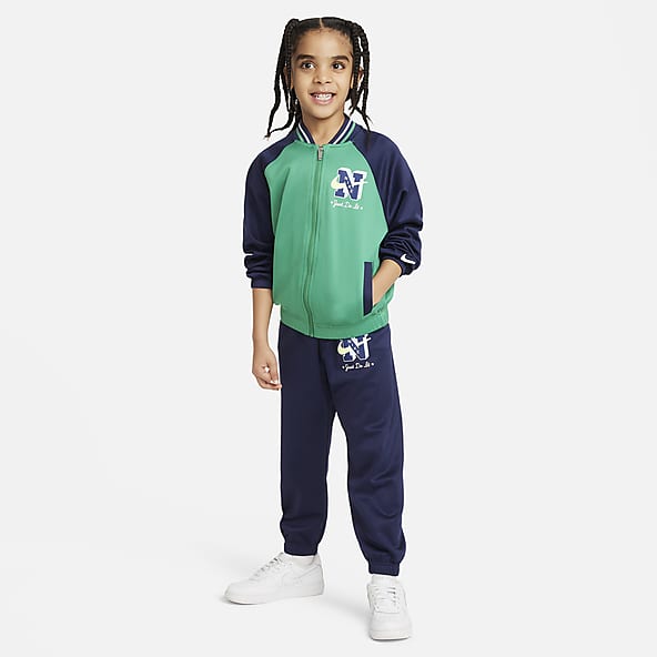 Conjuntos deportivos best sale para niños nike