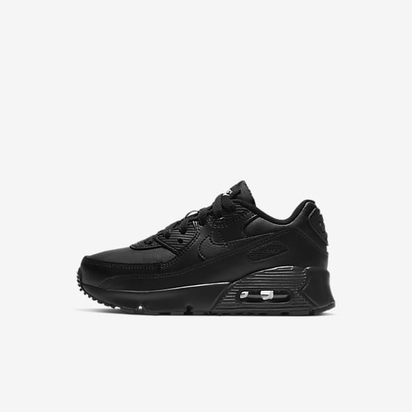 black nike shoes