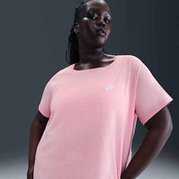 Nike Sportswear Club Essentials Women's T-Shirt (Plus Size)