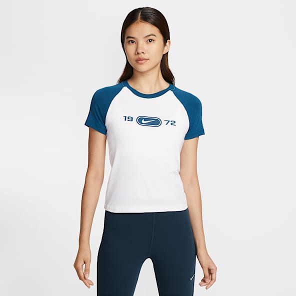 Nike Sportswear Chill Knit Women's Slim Graphic T-Shirt