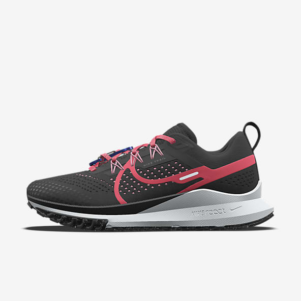 https://static.nike.com/a/images/c_limit,w_592,f_auto/t_product_v1/76016e67-bc1a-474b-a34e-abf90bf19487/custom-pegasus-trail-4-by-you.png