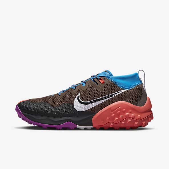 Running Shoes. Nike LU