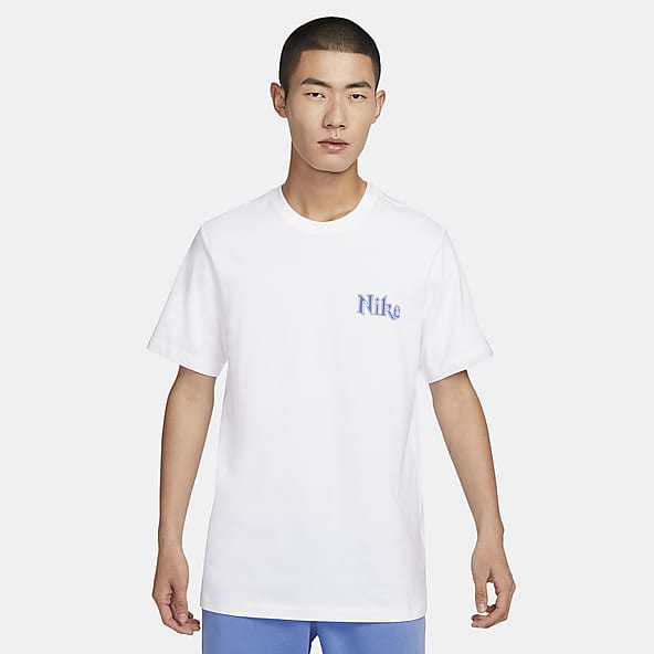 https://static.nike.com/a/images/c_limit,w_592,f_auto/t_product_v1/773251f3-1aa4-473e-b2f8-c6629d7d70cc/sportswear-t-shirt-DHgCC1.png