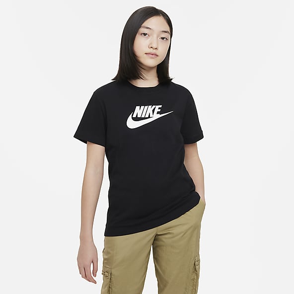Zwarte tops en T shirts voor meisjes. Nike BE