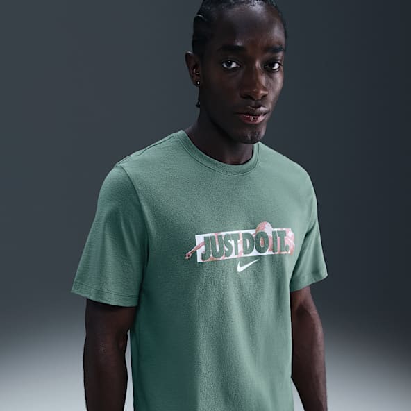 Nike Men's T-Shirt