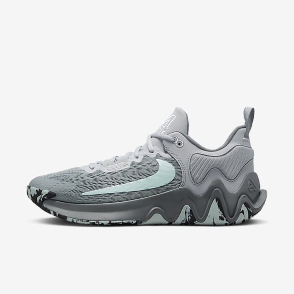 Basketbalschoenen. Nike BE