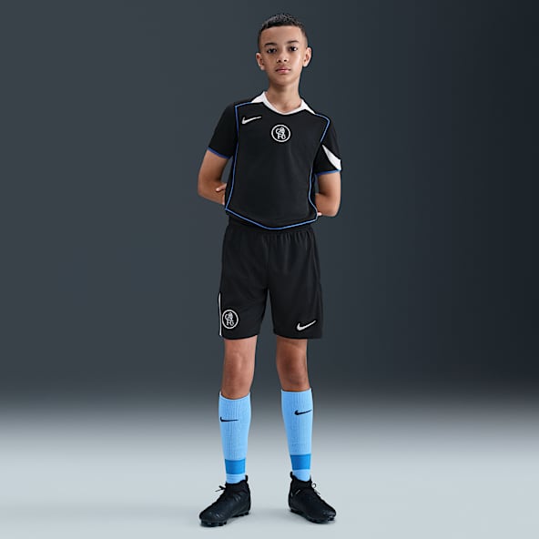Chelsea F.C. 2025/26 Stadium Third Older Kids' Nike Dri-FIT Total 90 Football Replica Shorts