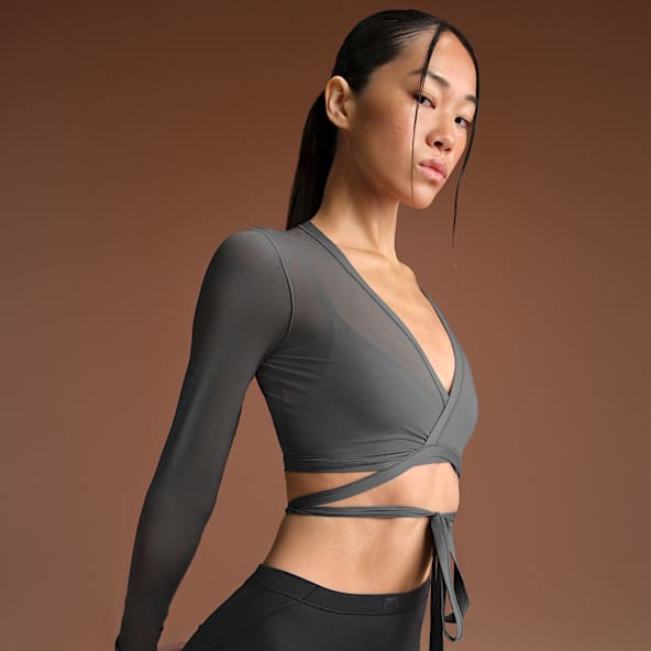 NikeSKIMS Weightless Layers Women's Long-Sleeve Wrap Top