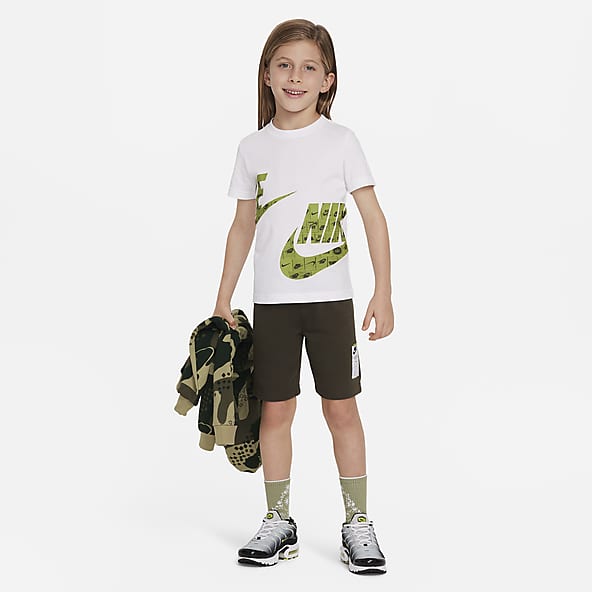 Nike Sportswear Coral Reef Tee and Shorts Set Younger Kids' 2-Piece Set.  Nike IE