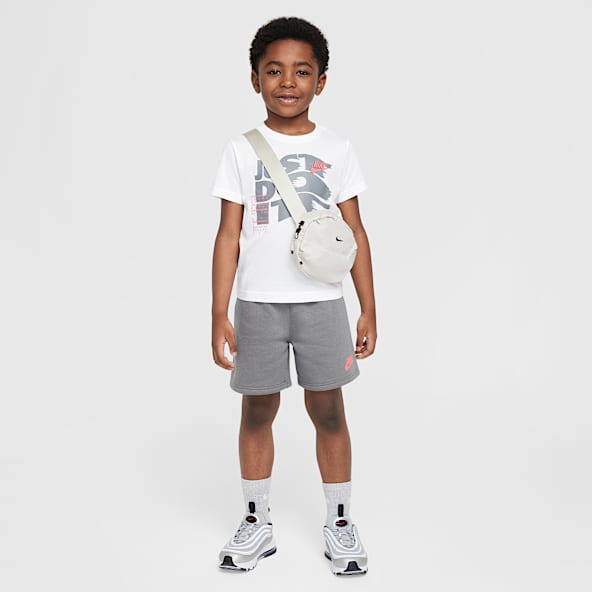Nike Sportswear Conjunto de 2 piezas On the Move con shorts de French Terry para niños talla pequeña