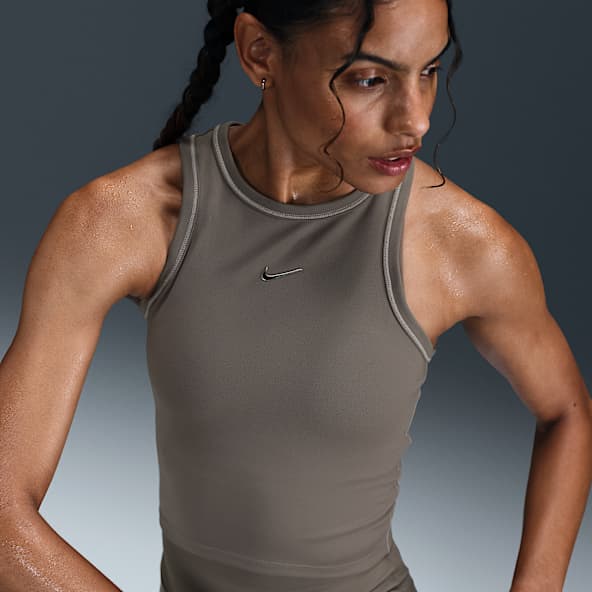 Nike One Fitted Women's Dri-FIT Cropped Tank Top