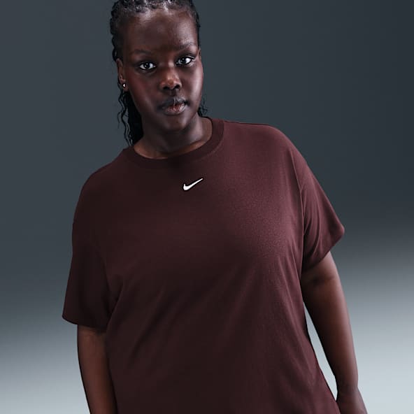Nike Sportswear Essential Women's T-Shirt (Plus Size)