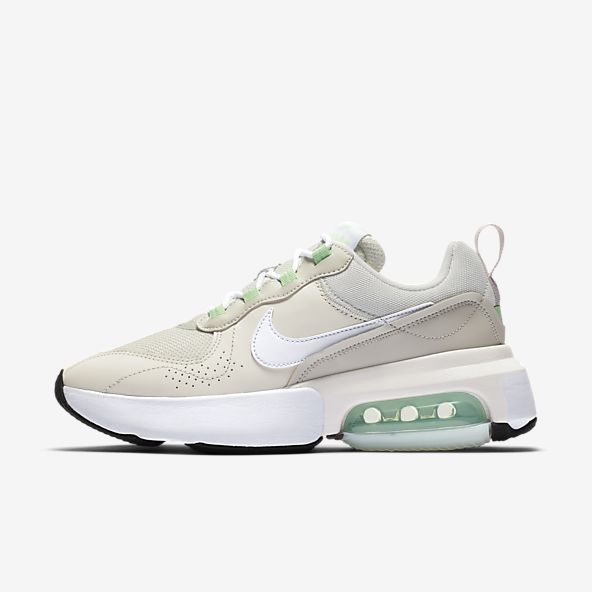 nike summer outfits for women