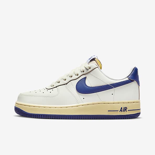 Air Force 1 Trainers. Nike IL