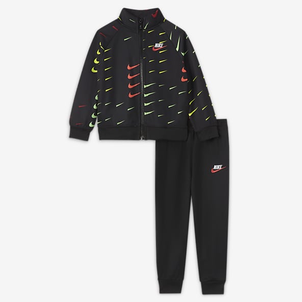 nike tracksuit outfit