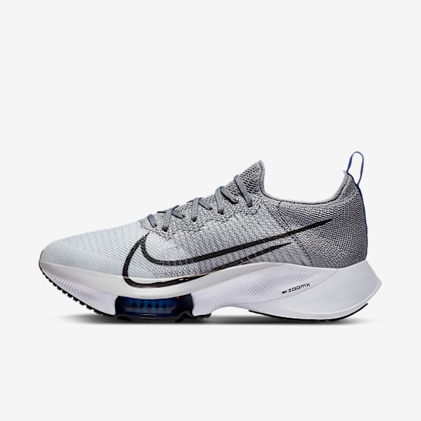 stores that carry nike shoes