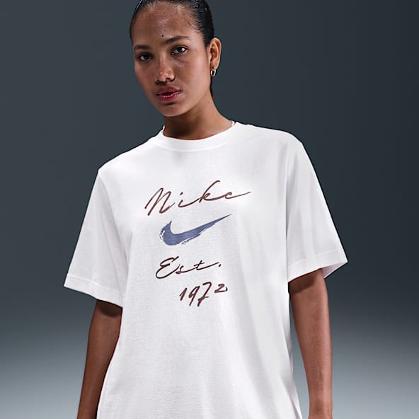 Nike Sportswear Essentials Nike Sportswear Essentials Playera de ajuste holgado para mujer
