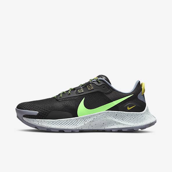 Black Trail Walking Shoes. Nike.com
