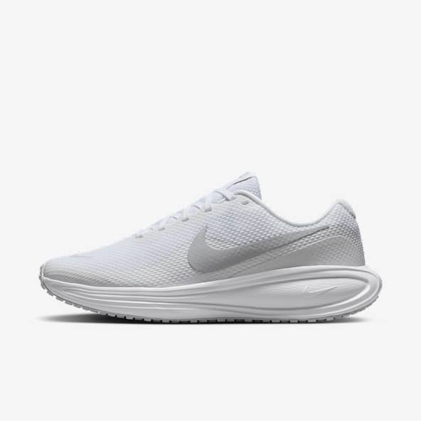 Nike Revolution 8 Tenis de correr en pavimento para mujer (extraanchos)
