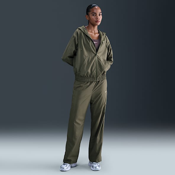 Nike Sportswear Classic Pants de tiro medio con dobladillo abierto para mujer