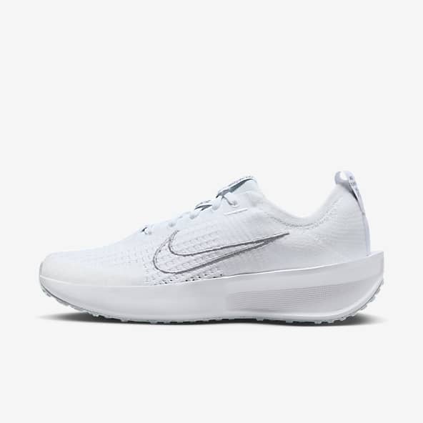 Estas zapatillas de running blancas de Nike son tan bonitas que no querrás  correr con ellas