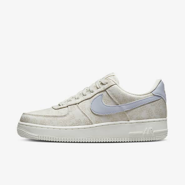 Nike Air Force 1 07 SE Womens Shoes