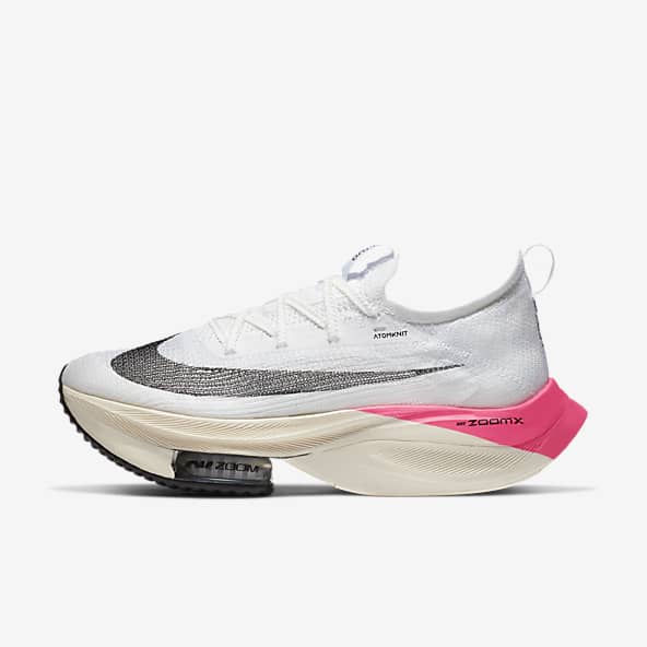 pull on nike trainers