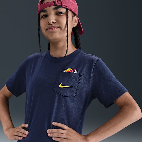 Nike Sportswear Older Kids' T-Shirt