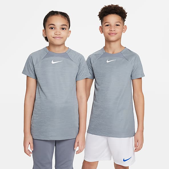 Kids Soccer Clothing. Nike.com