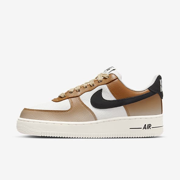 Brown Air Force 1 Shoes. Nike.com بسكويت