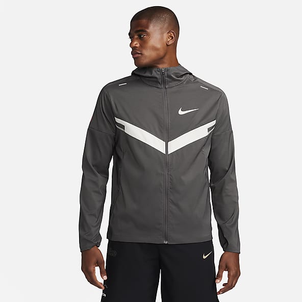 Nike Veste de sport - Veste Windrunner Homme Nike Sport (Noir) - Vêtements  chez Sarenza (405616)