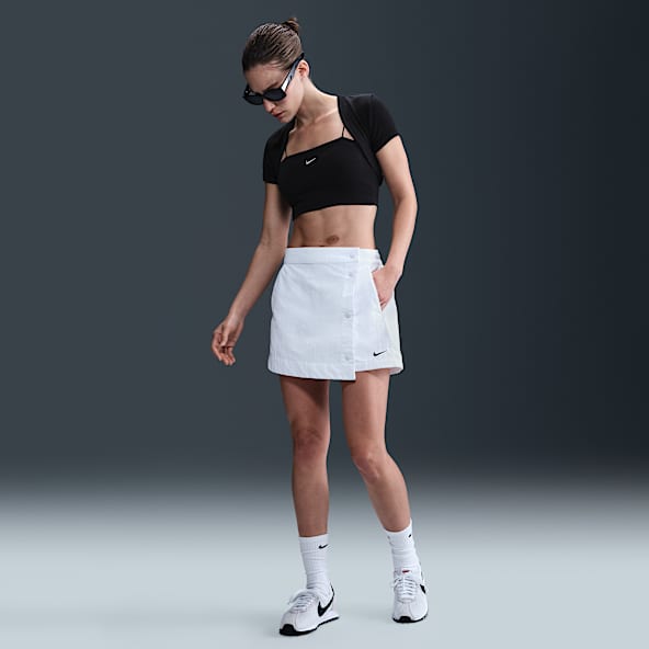 Nike Sportswear Essential Skort de tejido Woven para mujer