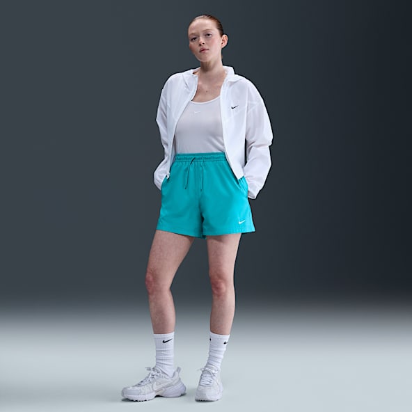 Nike Sportswear Classic Wovens Women's Mid-Rise Shorts