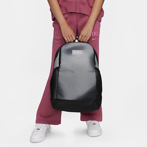 Nike boxy backpack hotsell