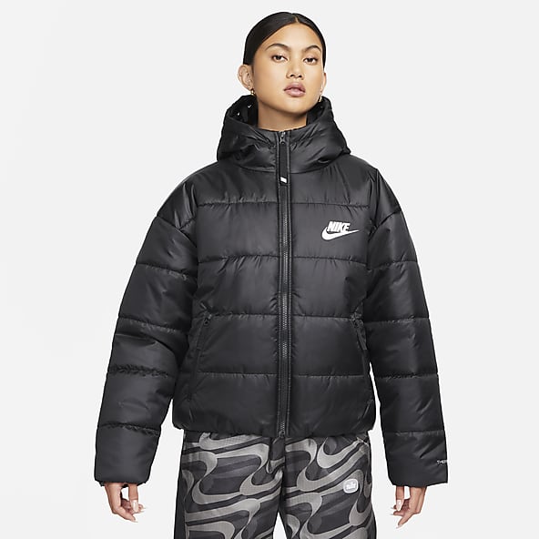 Jordan Women's Puffer Jacket. Nike IE