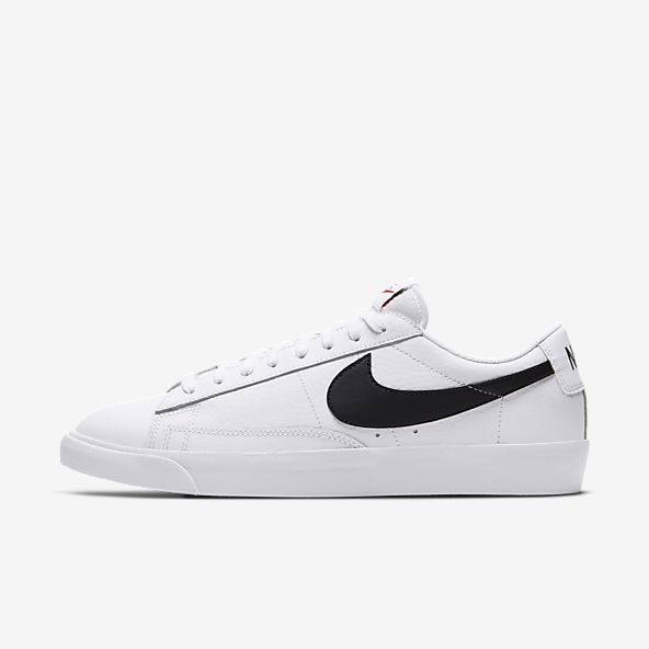 white casual nike shoes