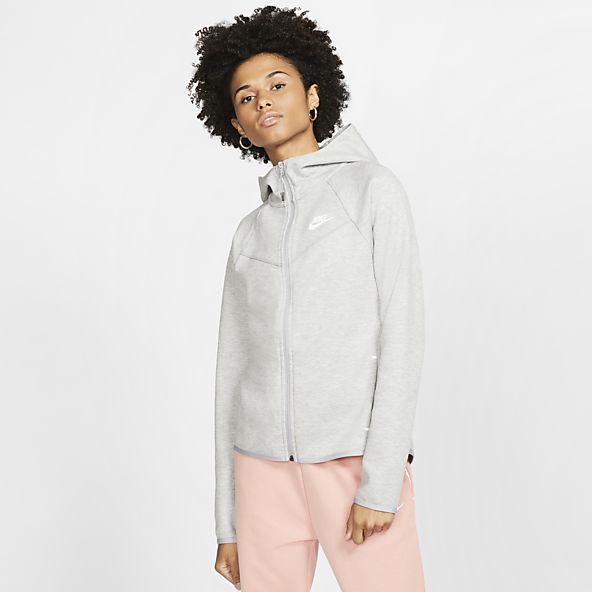 Find Women's Tracksuits. Nike GB