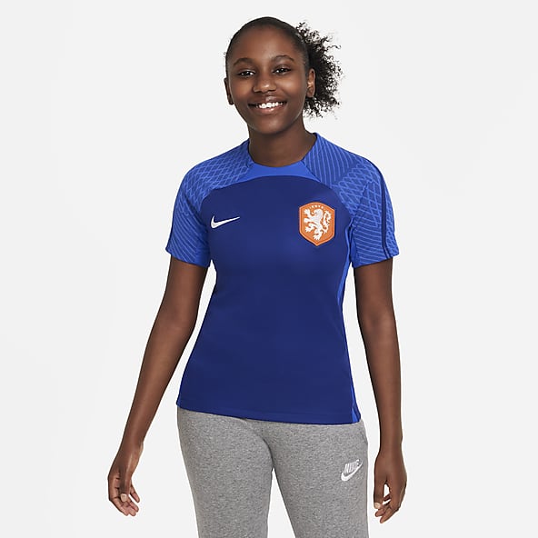 Shop the new national team jerseys by @nikefootball Online now! . . . .  #nike #nikesoccer #nikefootball #nikejersey #knvb #netherlands…