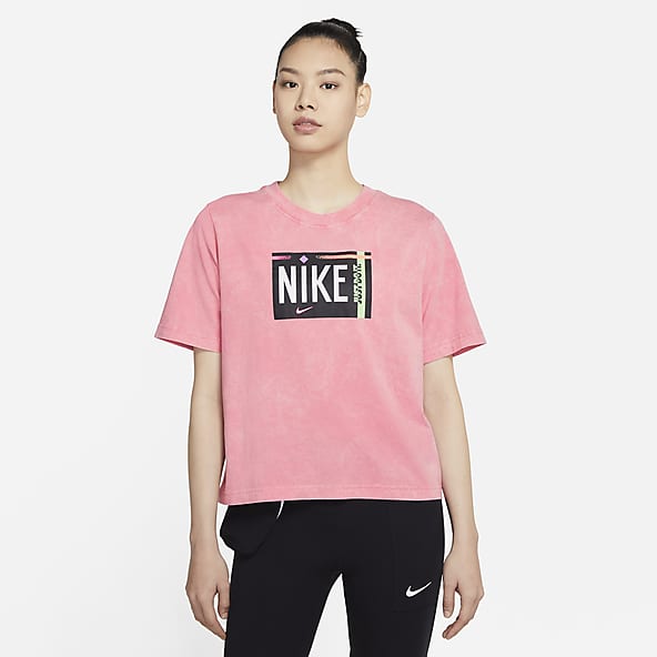 Baby pink nike t shirt clearance