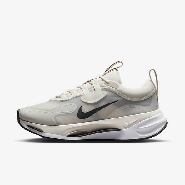 White chunky sneakers discount nike