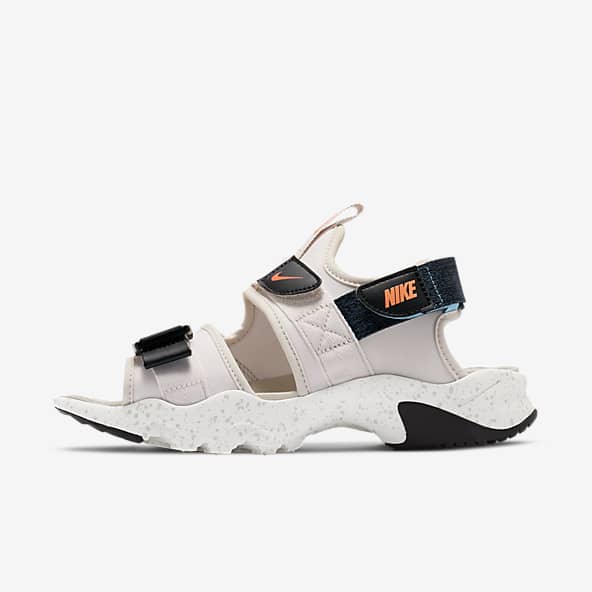 nike sandals closed toe