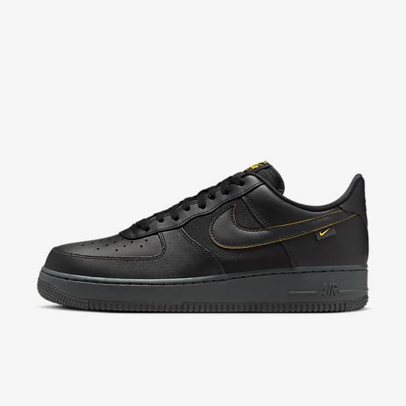 Las nuevas Nike Air Force 1 negras son las zapatillas que podrás llevar al  trabajo como si fueran zapatos