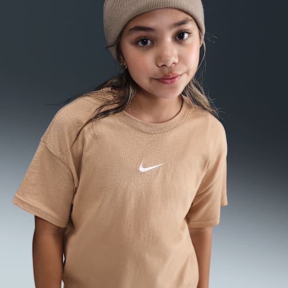 Nike Sportswear Essential Big Kids' (Girls') T-Shirt