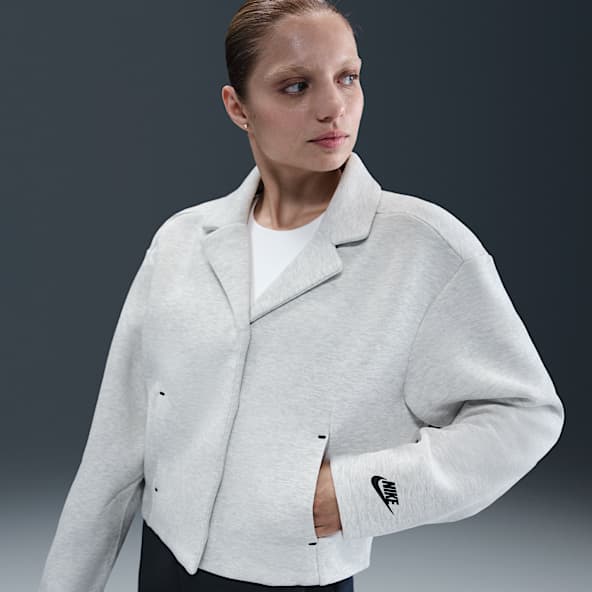Nike Sportswear Tech Fleece Chamarra entallada para mujer