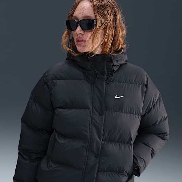 Nike Sportswear Chamarra acolchada Therma-FIT para mujer